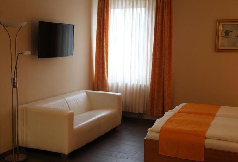 低层单卧公寓, My City