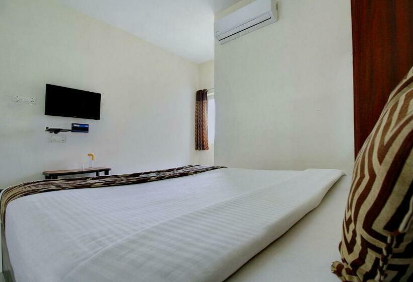 スタンダードルーム, Oyo Rooms Ecr Road Opposite Spencers