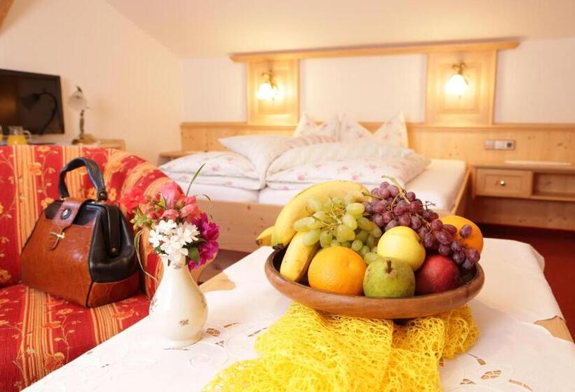 اتاق لوکس با بالکن, Theresenhof