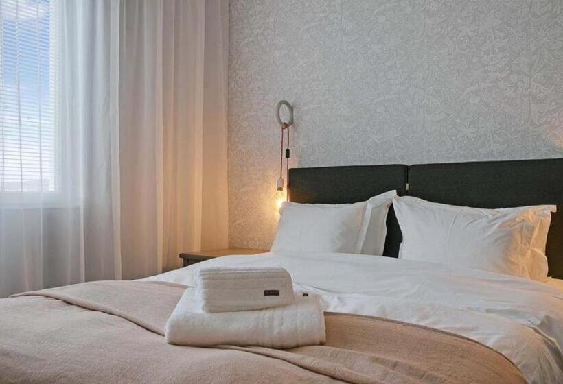 Номер Стандарт, Turinge