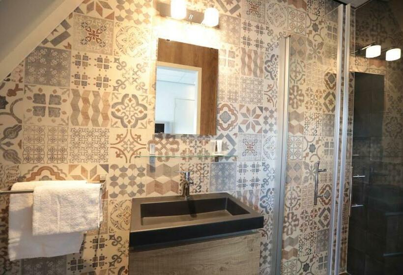 غرفة قياسية فردية, West Inn