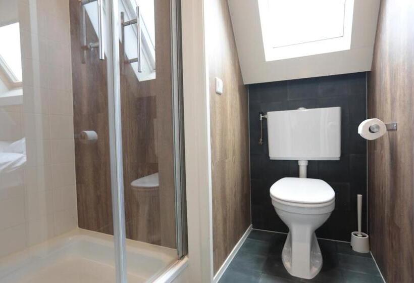 غرفة أساسية, West Inn