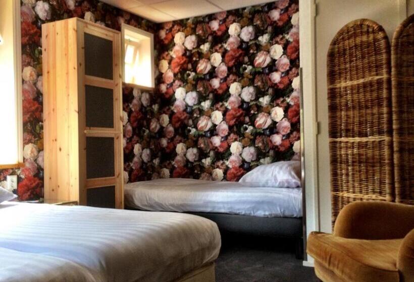 غرفة قياسية ثلاثية, West Inn