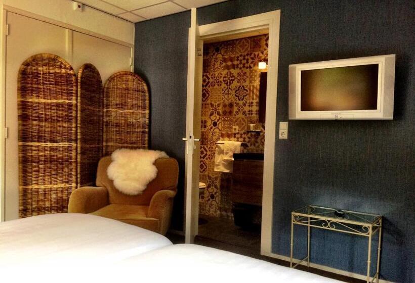 غرفة قياسية ثلاثية, West Inn