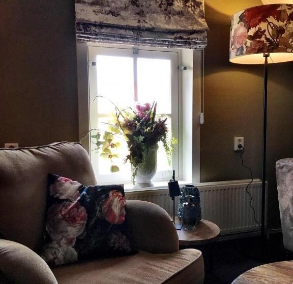 شقة غرفة واحدة, West Inn