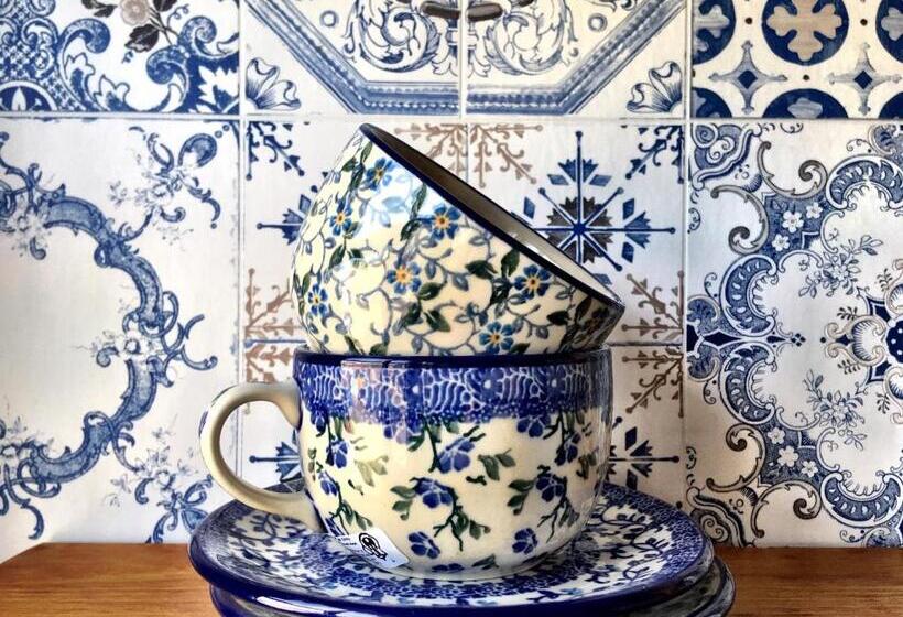 شقة غرفة واحدة, West Inn