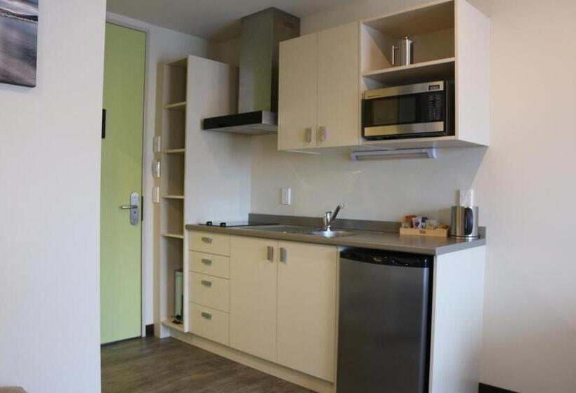 סטודיו סטנדרט, מיטה זוגית, Ava Lodge