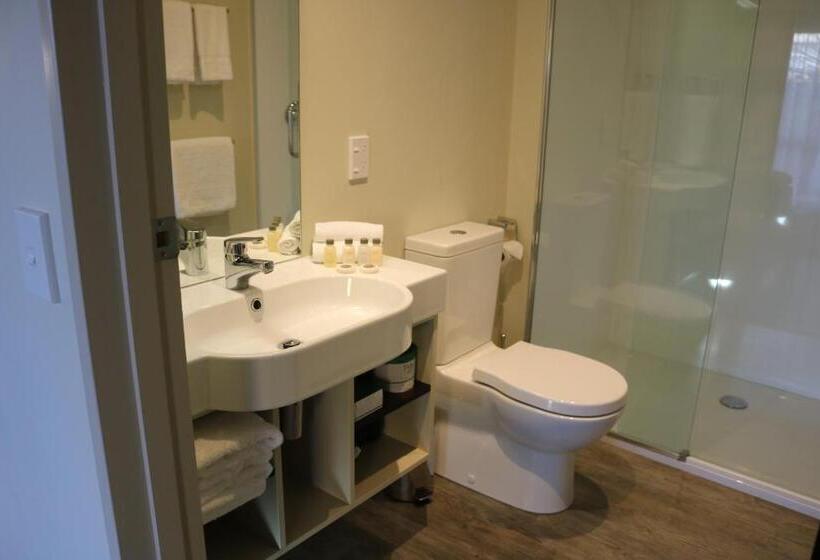 דירת חדר, Ava Lodge