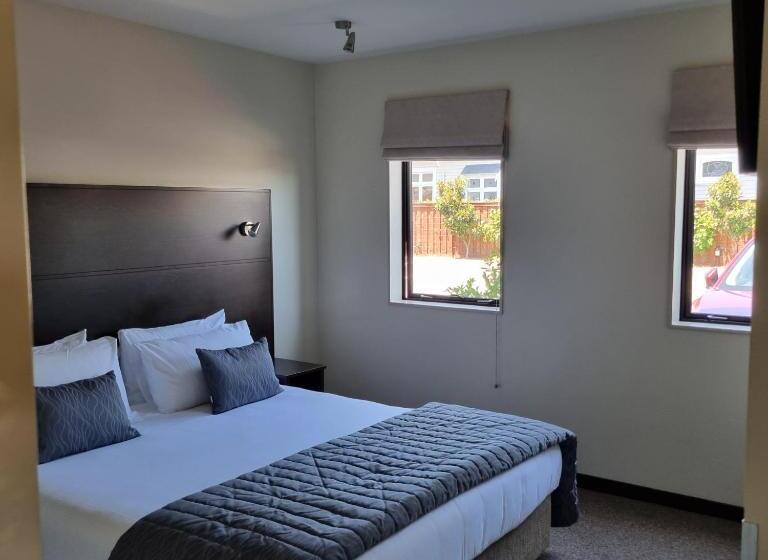 דירת חדר, Ava Lodge