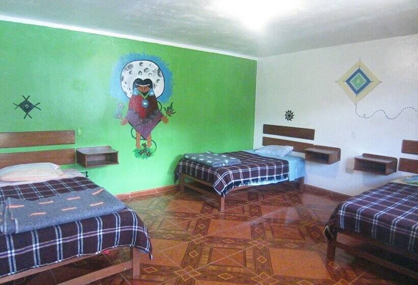 غرفة قياسية ثلاثية, Huaraz Colonial