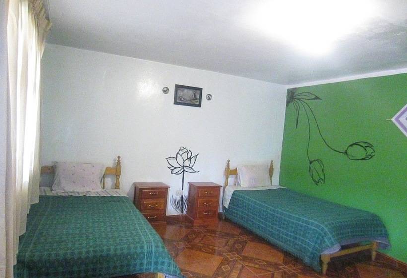 غرفة قياسية ثلاثية, Huaraz Colonial