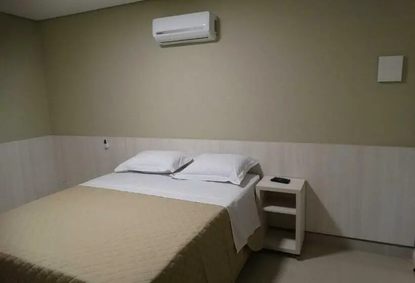 Superior Yhden Hengen Huone, Cynn Hotels