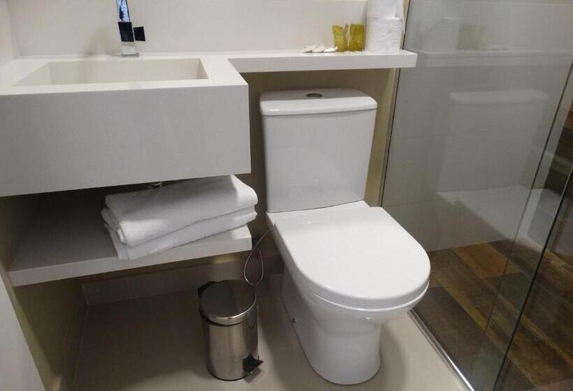 اتاق سوپریور, Cynn Hotels