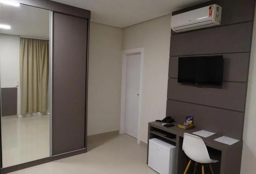 Superior-perhehuone, Cynn Hotels