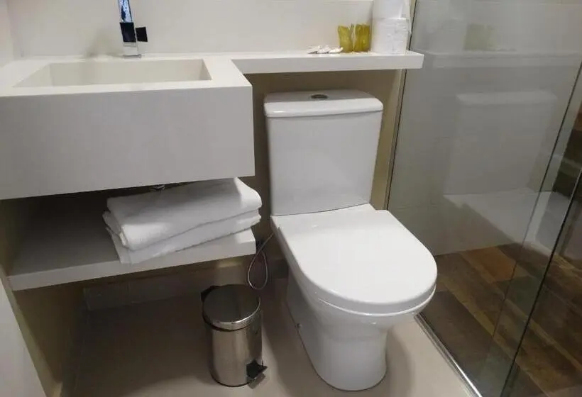 Superior-perhehuone, Cynn Hotels