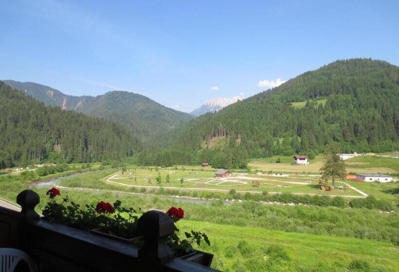 غرفة قياسية مزوَّدة بشُرفة, Albergo Krissin