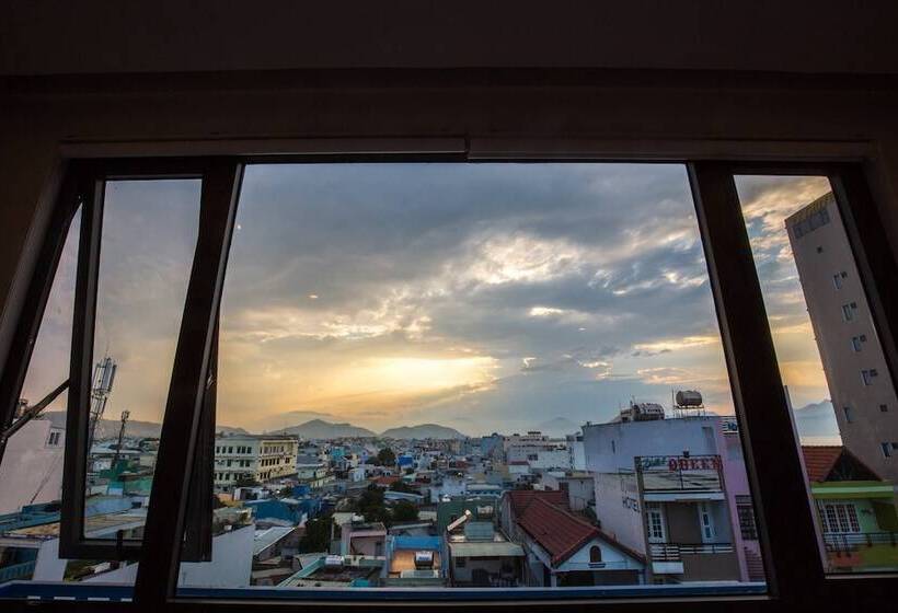 اتاق لوکس چهار تخته, Blue Summer