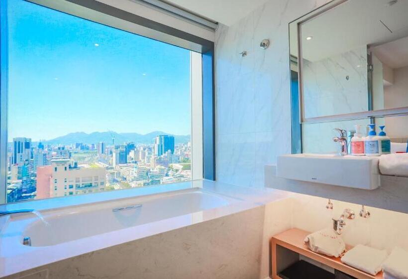 اتاق لوکس چهار تخته, Caesar Metro Taipei