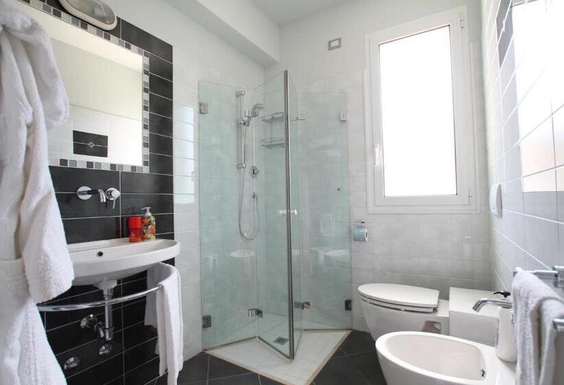 ファミリールーム, Capri