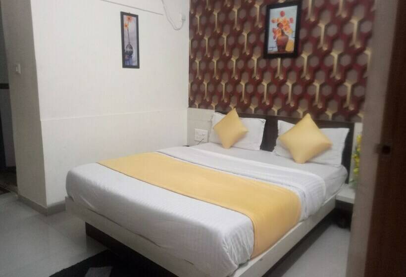 디럭스 룸, Gopi Palace