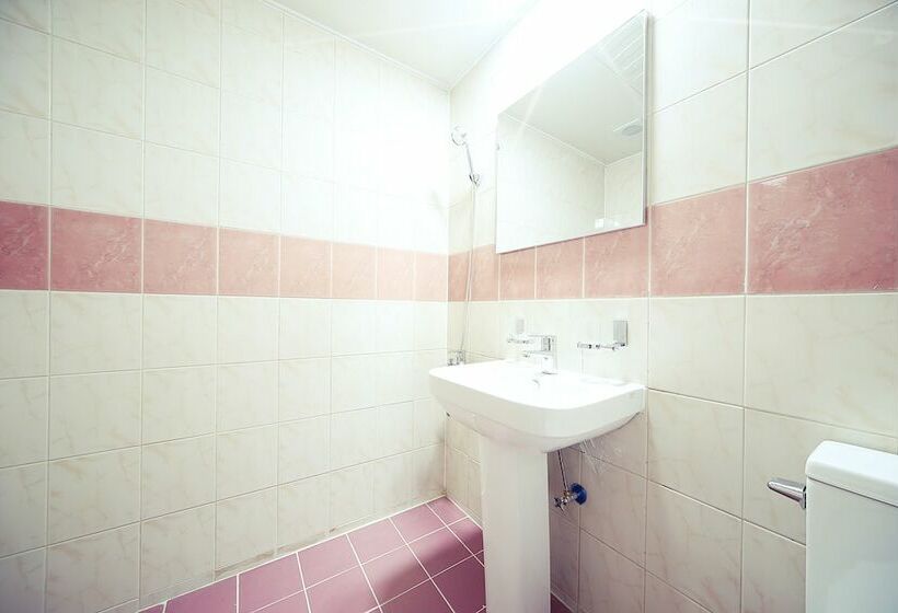 Номер Стандарт, Gunsan La Siesta