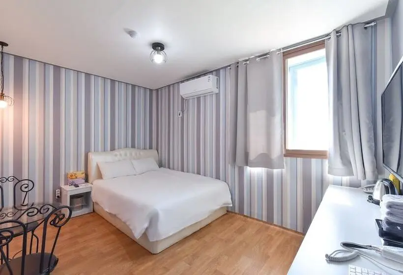 デラックスルーム, Gunsan La Siesta