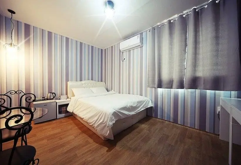 デラックスルーム, Gunsan La Siesta