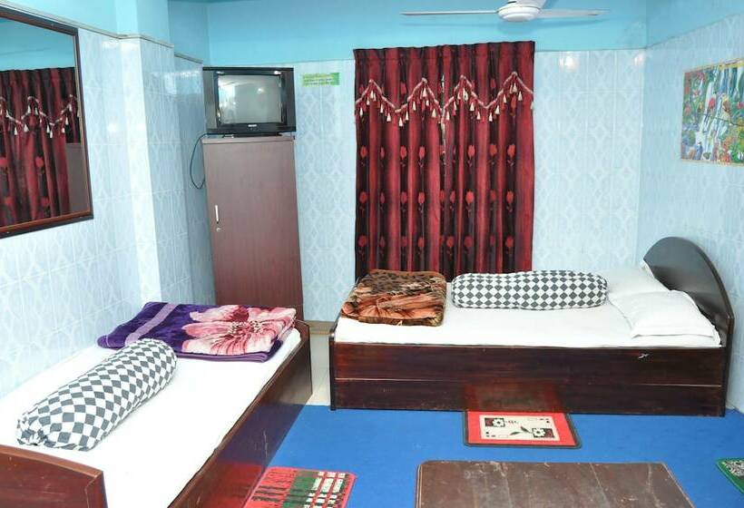 Economy Triple Room, Hilton City Residential