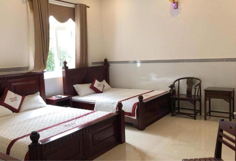 اتاق استاندارد چهارنفره با چشمانداز باغ, Hoa An