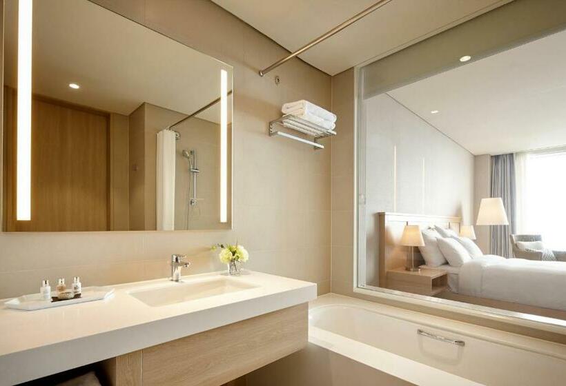 Номер Deluxe, Lotte Resort Sokcho