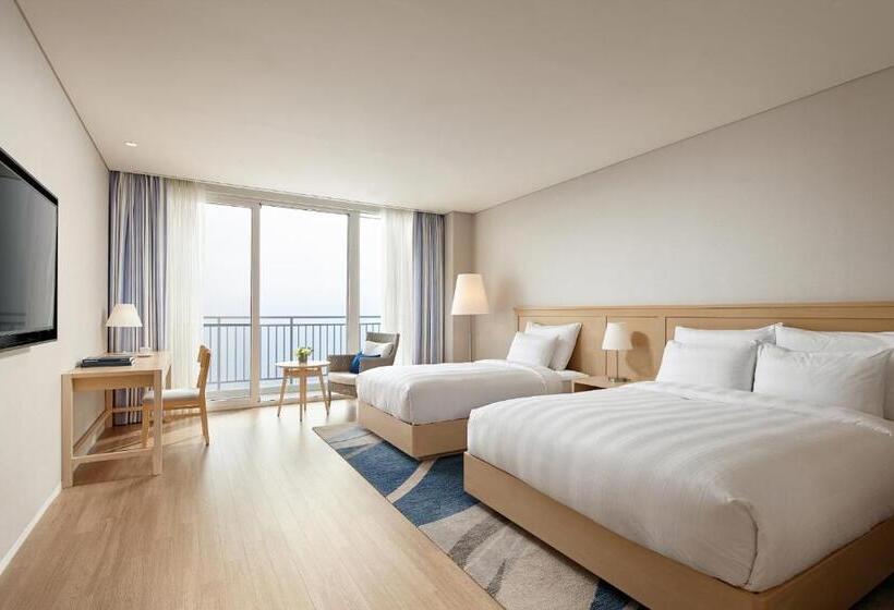 Номер Deluxe, Lotte Resort Sokcho