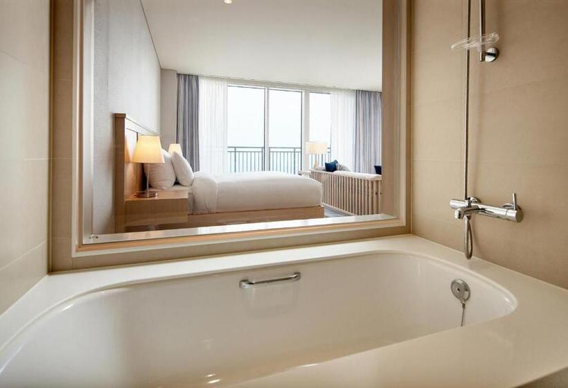 Номер Deluxe, Lotte Resort Sokcho