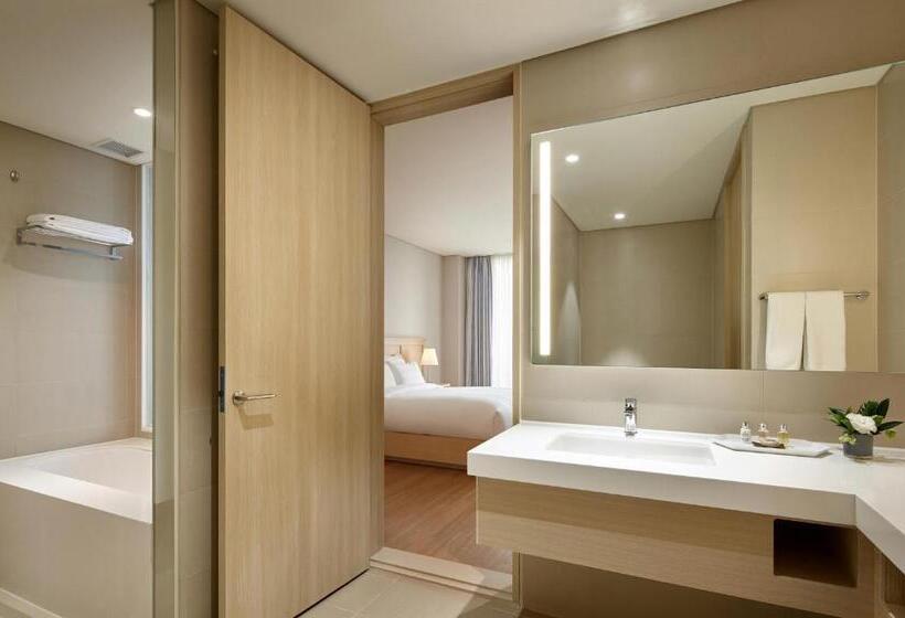 Номер Deluxe, Lotte Resort Sokcho