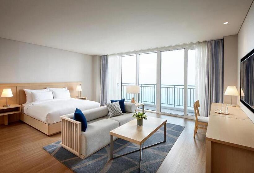 Номер Deluxe, Lotte Resort Sokcho