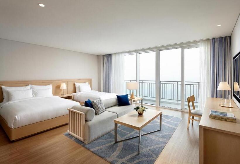 Семейный Номер Deluxe, Lotte Resort Sokcho