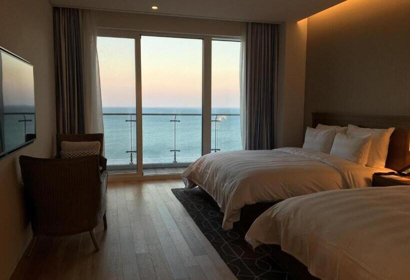 Люкс Повышенной Комфортности, Lotte Resort Sokcho