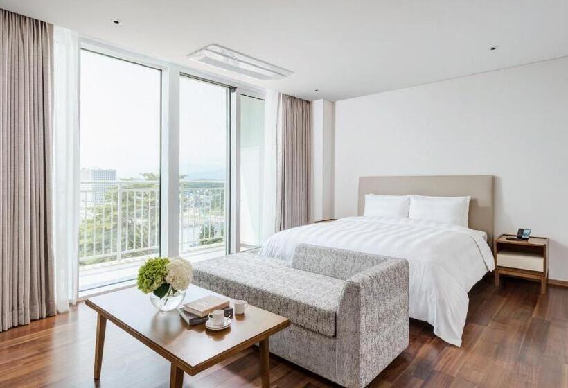 Номер Deluxe, Lotte Resort Sokcho
