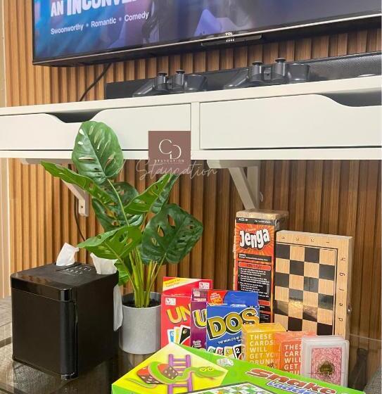 اتاق استاندارد چهارنفره با بالکن, Cd Staycation   Unit 4 At Trees Residences