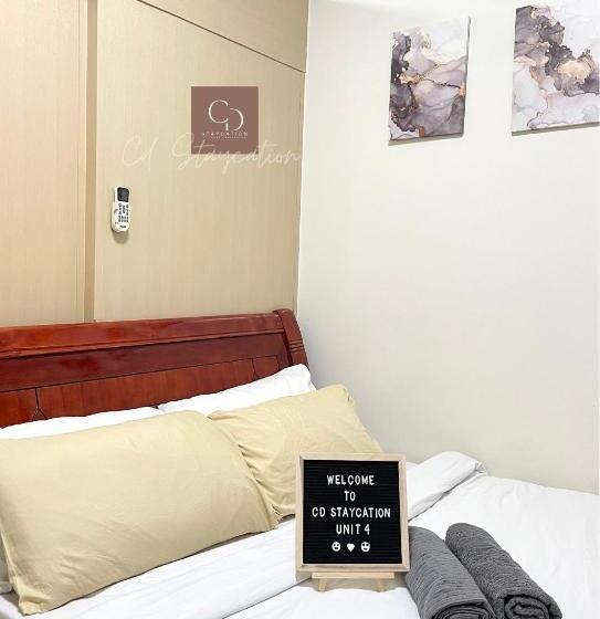 اتاق استاندارد چهارنفره با بالکن, Cd Staycation   Unit 4 At Trees Residences