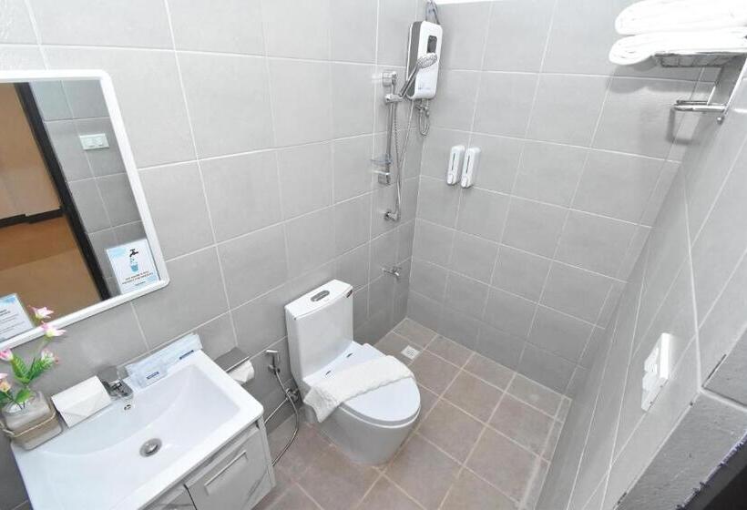 패밀리 룸 공용 욕실, Boracay Sea View