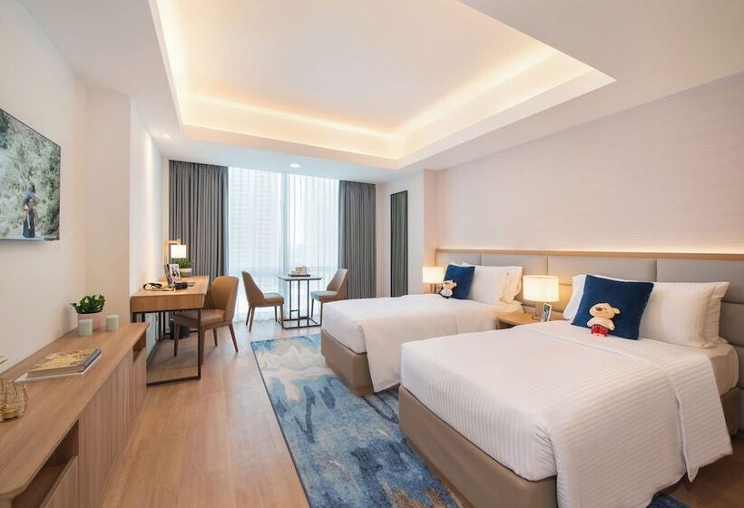 סטודיו דלוקס, Somerset Valero Makati