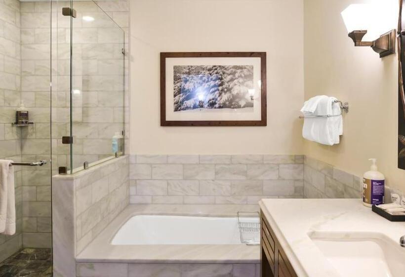 استودیو استاندارد با تخت کینگ, 1428 Lodge At Spruce Peak Ski In Ski In Ski Out King Studio