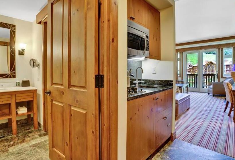 استودیو استاندارد با تخت کینگ, 1428 Lodge At Spruce Peak Ski In Ski In Ski Out King Studio