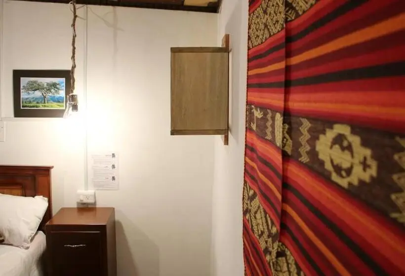 اتاق اکونومی, Hospedaje Los Ponchos