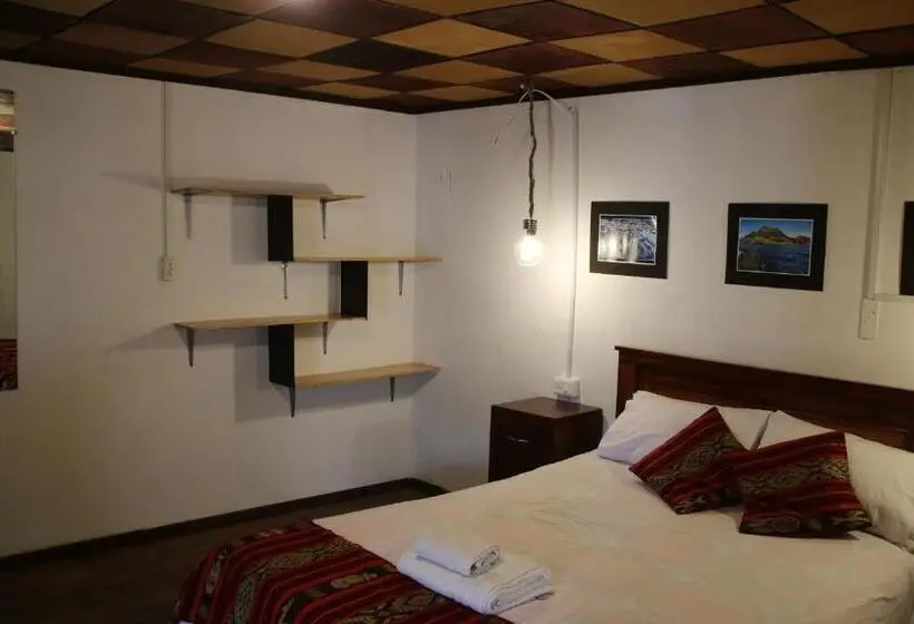اتاق اکونومی, Hospedaje Los Ponchos