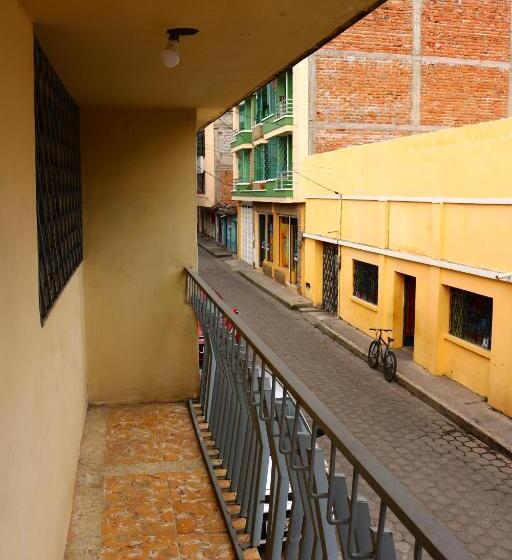 חדר סטנדרט עם מרפסת, Hospedaje Los Ponchos