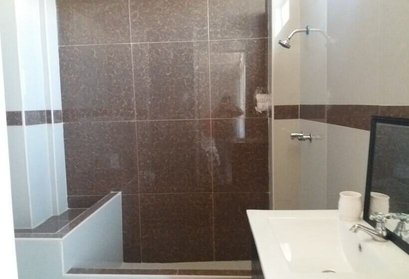 غرفة عادية خماسية, Amaris Hotel   Hostel