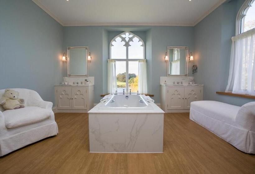 חדר סטנדרט עם מיטת קינג, The North Wing   Combermere Abbey