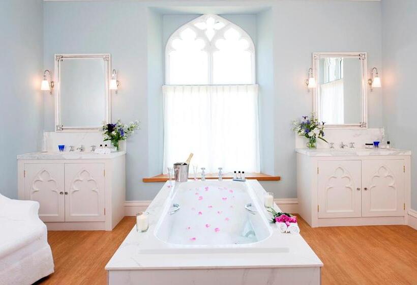 חדר סטנדרט עם מיטת קינג, The North Wing   Combermere Abbey