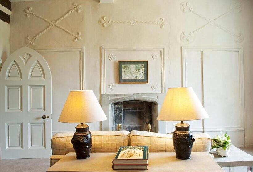 חדר סטנדרט עם מיטת קינג, The North Wing   Combermere Abbey